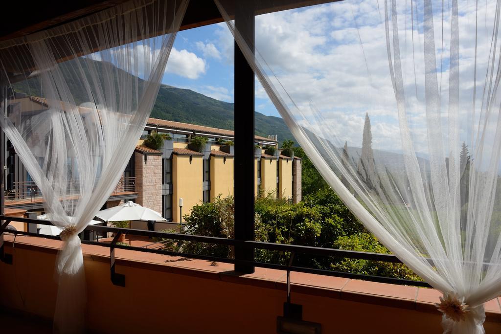 Bv Grand Hotel Assisi Bagian luar foto